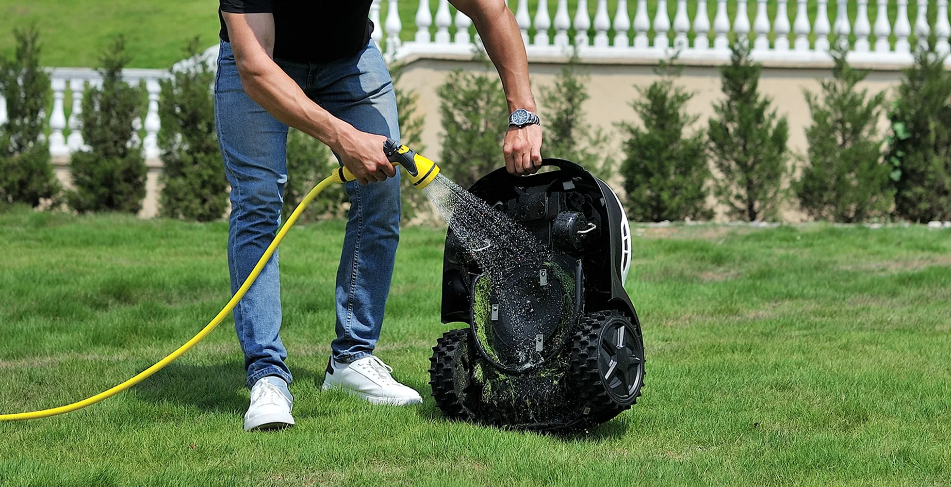 SUNSEEKER robot mower